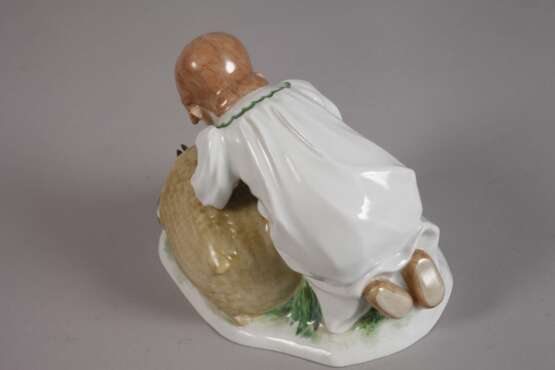 Meissen "Kind mit Kaninchen" - photo 2