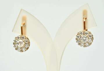 Boucles d&amp;39;oreilles en or avec diamants 