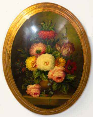"Blumenstilleben", Öl/ Holz, unsign., oval, gewölbt, 47x37 cm - Foto 1
