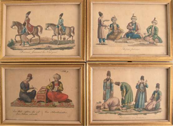 4 Ethnologien, dabei "Perser der nach Wasserpfeife hungert", "Perser beim beten", "Persische Malzeit" und "Ein Schreibmeister", kolorierte Kupferstiche um 1815, je 8,5x12 cm, hinte… - Foto 1