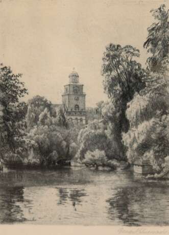 Schumacher, Bernhard Bernard (1872 Kassel-1932 Neumünster) "Blick über den Teich mit Vicelin Kirche Neumünster", Radierung, sign. u.r., 20x14,5 cm, hinter Glas und Rahmen - Foto 1