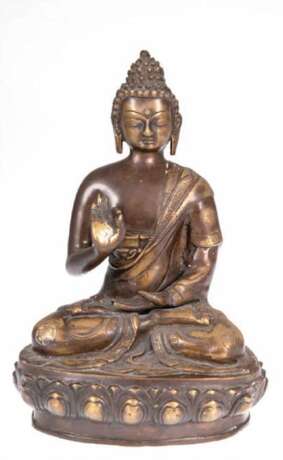 Buddha-Figur "Buddha mit Argumentationsgeste auf Lotosthron sitzend" Nepal, Bronze, 19. Jh., H. 31,5 cm - photo 1