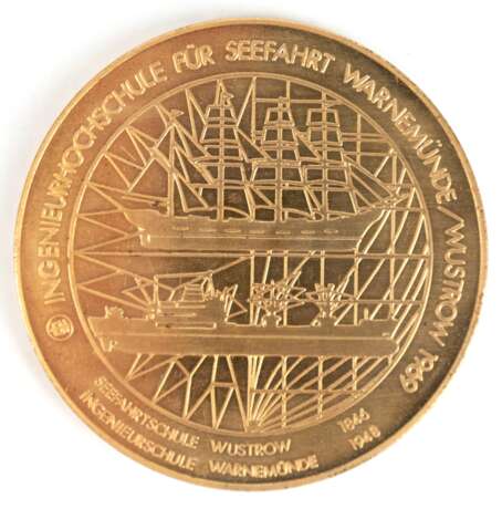 Goldmedaille "Ingenieurhochschule für Seefahrt Warnemünde/Wustrow 1969", im Originaletui, Dm. 6 cm - photo 2