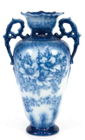 Vase mit 2 Henkeln, Amphorenform, blau-weißes Blumendekor, Bodenmarke, H. 34 cm - photo 1