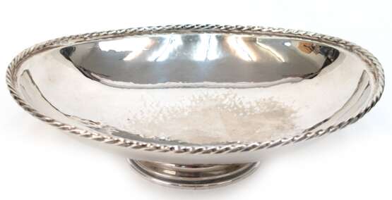 Schale, oval, 830er Silber, auf rundem Fuß, Schale mit Kordelrand, Gew. 572 g, 8x28x24 cm - Foto 1