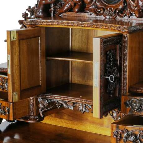 Magnifique bureau sculpte de style baroque neo-gothique. France 19&egrave;me si&egrave;cle. Carved wood Eclecticism 19th century - Foto 6