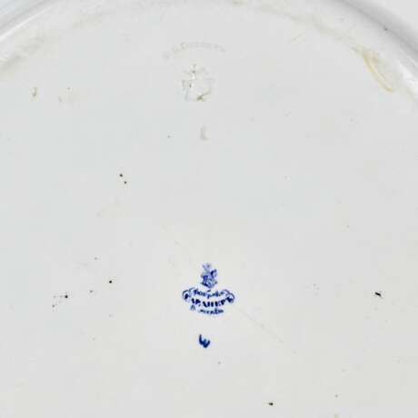 Large faience dish from the Gardner factory mid-19th century. Faience Mid-19th century - photo 4