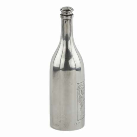 Bouteille russe en argent pour vodka vin de table d`&Eacute;tat. Piotr Baskakov. Moscou 1899-1908 Silber 84 At the turn of 19th -20th century - Foto 3