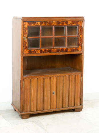 Jugendstil chest with three doors and two tops one door with intarsia and cutted glass brown oak wood veneered vienna or hungary around 1910 - photo 1