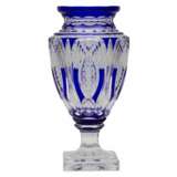 Large amphora-shaped vase of colored crystal. Crystal Eclecticism 20th century - photo 4