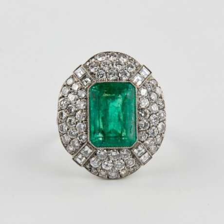 Art Deco cocktail ring with emerald and diamonds. Diamonds 20th century - photo 6