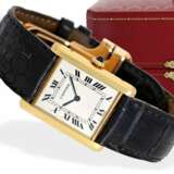 Armbanduhr: seltene und äußerst elegante vintage Tank Louis Cartier mit Piguetwerk, Sonderzifferblatt, goldener Faltschließe, Box und Papieren - photo 1