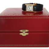 Armbanduhr: seltene und äußerst elegante vintage Tank Louis Cartier mit Piguetwerk, Sonderzifferblatt, goldener Faltschließe, Box und Papieren - Foto 3