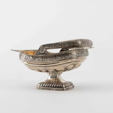 Russian silver candy bowl. St. Petersburg 1837 Silver 84 Gilding Eclecticism 19th century - photo 2