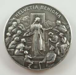 Deutsches Reich: Helvetia-Benigna Medaille, Kleine Medaille, an Nadel. 