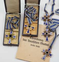 Ehrenkreuz der Deutschen Mutter - 5 Exemplare.