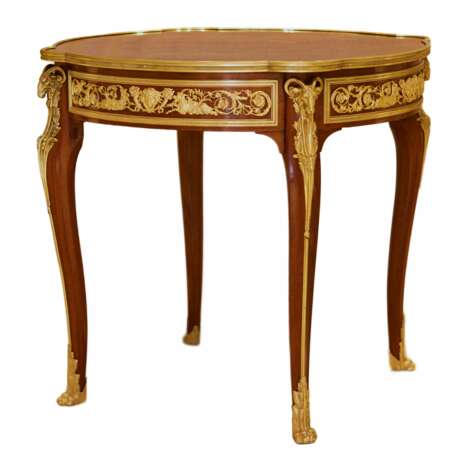 Table en acajou &agrave; d&eacute;cor de marqueterie de style Louis XV Fran&ccedil;ois Linke. fin 19&egrave;me si&egrave;cle Vergoldete Bronze Late 19th century - Foto 4