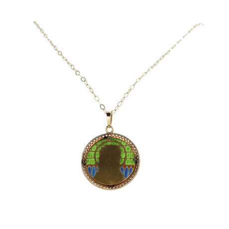 An elegant gold pendant on a chain with Our Lady on stained glass enamel in an antique case. Enamel 20th century - photo 4