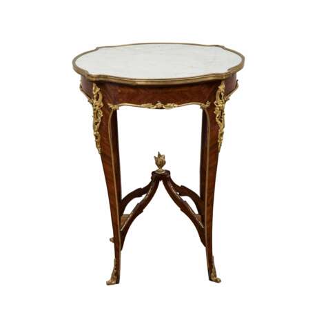 Table de salon elegante avec un plateau en marbre. Mahagoni Furnier Rococo Early 20th century - Foto 2