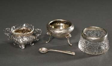 3 Diverse Salieren in verschiedenen Stilen und Formen, um 1900, Silber 925/800: 1 in Neorokoko Stil mit Glaseinsatz (H. 3,8cm), 1 Baccarat Schliff mit Silber 925 Rand und Löffel (London 1910/Birmingham 1903, H. 3,3cm) un…