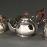 3 Teile schlichtes Teeset mit Perlrand und rötlicher Handhabe, Mappin & Webb, Sheffield 1930,Silber 925, 694g, H. 6,6-12cm - photo 2