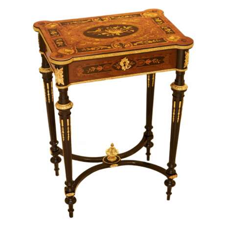 A lovely inlaid wood dressing table with gilded bronze. France late 19th century. Gilded bronze Napoleon III Late 19th century - photo 5