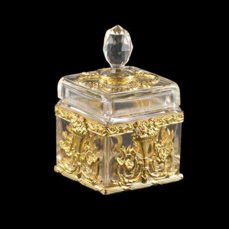 Flacon de parfum. France 19&egrave;me-20&egrave;me si&egrave;cle Verre Napoleon III Late 19th century - photo 3