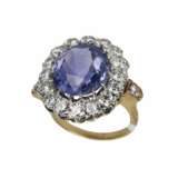 Excellent 18K gold ring with 10.96 carat sapphire and a scattering of diamonds. Diamonds 21th century - photo 9