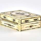 Coffret en ivoire avec incrustation de nacre. Pearl 19th century - Foto 5