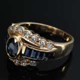 Gelbgold 585 Ring mit Achtkant Diamanten (zus. ca. 0.25ct/VSI/W) und Saphirleiste (zus. ca. 1.40ct), 4g, Gr. 52 - фото 2