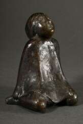 Lüddicke, Marianne (1919-2012) &quot;Kniendes Kind&quot;, Bronze, am rechten Fuß monogrammiert &quot;ML&quot;, H. 12cm