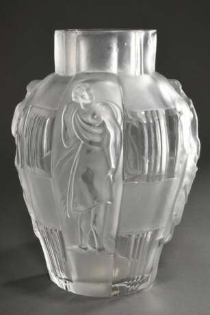 Große Art Deco Vase "Ingrid" mit Reliefdarstellung von 4 Frauen in antiken Gewändern zwischen geometrischem Dekor, farbloses Pressglas, Entw.: Artur Plewa, Gablonz um 1930/1935, H. 25cm - фото 1