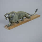 Tierskulptur "Schleichende Raubkatze" - Horn, gesc… - photo 1