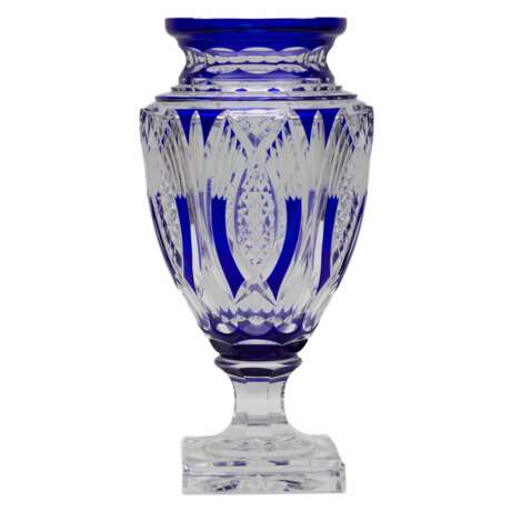 Grand vase de forme amphore en cristal color&eacute;. Crystal Eclecticism 20th century - photo 1