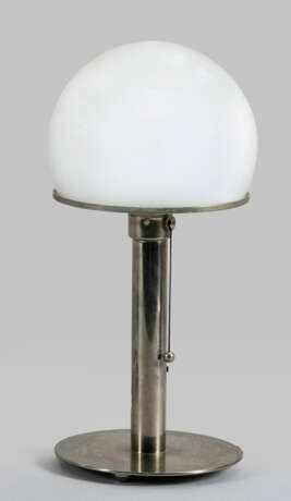 Bauhaus-Tischlampe "WG 24" von Wilhelm Wagenfeld - photo 1