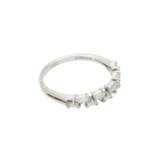 Ring mit Diamantbaguettes zusammen ca. 0,5 ct - photo 2