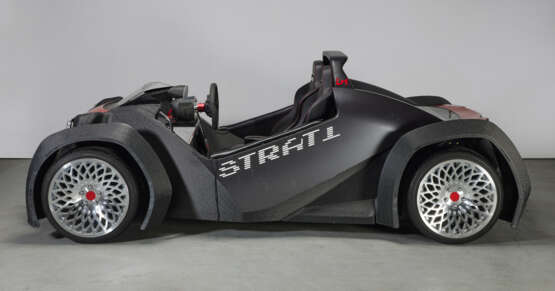 A STRATI 3D PRINTED CAR - фото 1