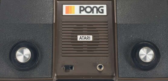 AN ATARI PONG HOME CONSOLE - Foto 3