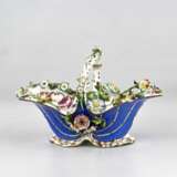 Porcelain vase-basket with molded flowers. Porcelain Romanticism 19th century - photo 2