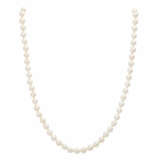 Lange Perlenkette aus Akoyazuchtperlen, D: ca. 6,5 mm, - photo 1
