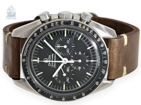 Armbanduhr: legendärer Omega Chronograph, Omega Speedmaster "Moon-Watch" Ref.145.022, Baujahr 1970 - фото 1