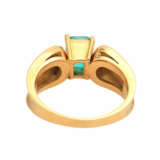 Ring mit 1 Smaragd, ca. 0,8 ct, im Smaragdschliff, - photo 4