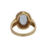 Ring mit 1 oval fac. Aquamarin, ca. 5,6 ct, - photo 4