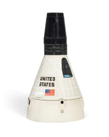 A THREE-PIECE SCALE MODEL OF THE GEMINI CAPSULE - photo 1