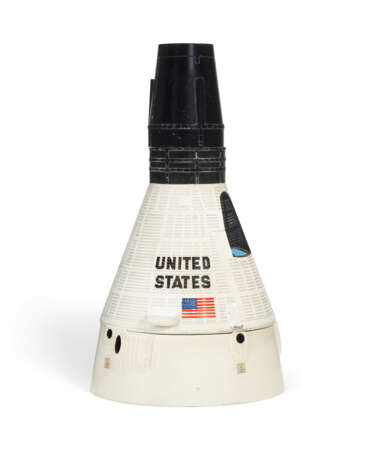 A THREE-PIECE SCALE MODEL OF THE GEMINI CAPSULE - photo 4