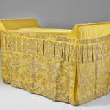 A VERY RARE LARGE IMPERIAL YELLOW SILK BROCADE ‘DRAGON’ ALTAR COVER - фото 1