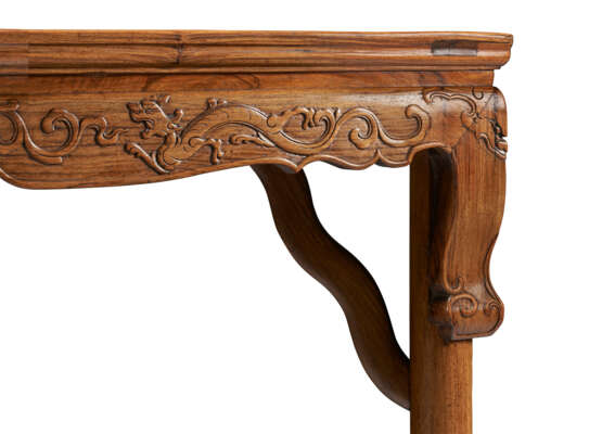 A VERY RARE HUANGHUALI SQUARE DEMOUNTABLE-STYLE CORNER-LEG TABLE - Foto 6