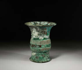 A RARE BRONZE RITUAL WINE VESSEL, ZUN