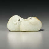 A WELL-CARVED WHITE JADE CARVING OF TWO QUAILS - photo 1