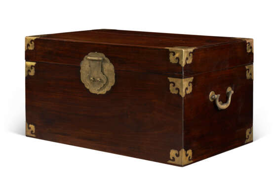 A HONGMU CLOTHES CHEST - photo 1